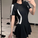 連體女泳衣