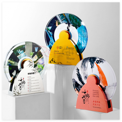 Creative Metal Rotating Crystal Trophy Creative Metal Rotating Crystal Trophy