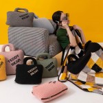 便携午睡枕头抱枕毛毯