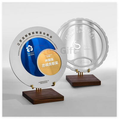 Metal Round Hollowed-Out Mirror Commemorative Plate