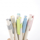 Wheat straw pen