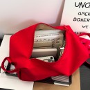 多功能大容量運動雙肩斜挎包枕頭包