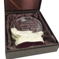 鯉魚水晶獎座-香港商業專業評審中心有限公司